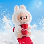 Labubu coca-cola figürlü